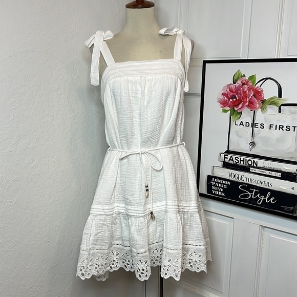 Kivari Isla White Cotton Mini Dress Size 6US - Picture 3 of 10